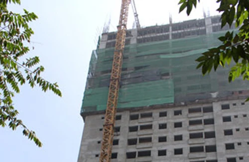 Rơi thang máy từ tầng 18 khiến 3 công nhân tử vong