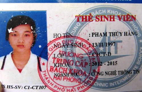 Buồn tình, nữ sinh tự tử bằng dao và thuốc diệt cỏ 