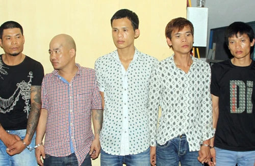 Triệt phá bang nhóm tàng trữ súng và ma túy