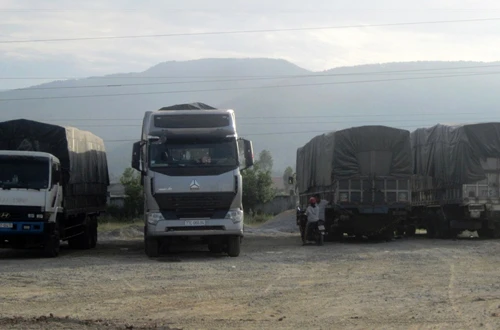 Hạ tải, phạt đoàn xe quá tải lọt trạm cân 6 tỉnh 48 triệu đồng