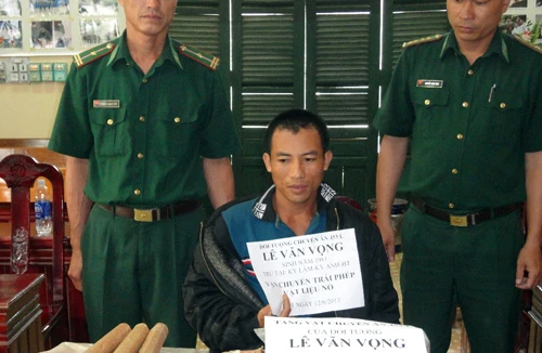 Bắt đối tượng vận chuyển 20kg thuốc nổ