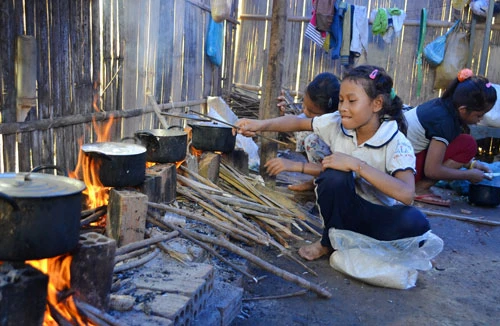 "Nước mắm cũng xa xỉ, nói gì đến cá thịt"