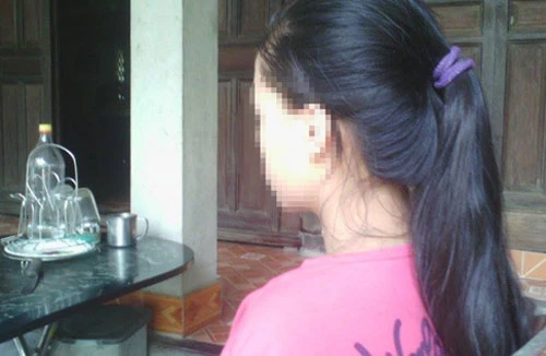 Ông hàng xóm 60 tuổi làm cháu gái 13 tuổi mang bầu 