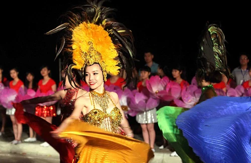 Carnaval Hạ Long 2014 rực rỡ sắc màu