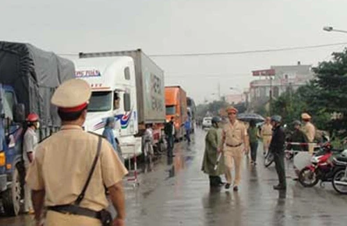 TNGT liên hoàn trên Quốc lộ 1A, các tài xế thoát chết