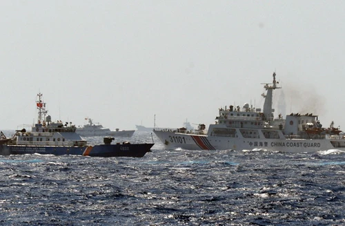 Tàu Trung Quốc mở họng pháo uy hiếp tàu Cảnh sát biển Việt Nam