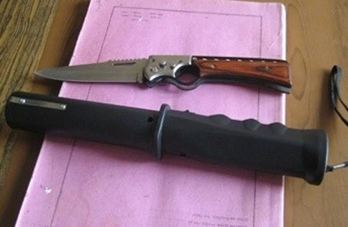 Ổ nhóm chuyên dùng dùi cui điện cướp xe máy