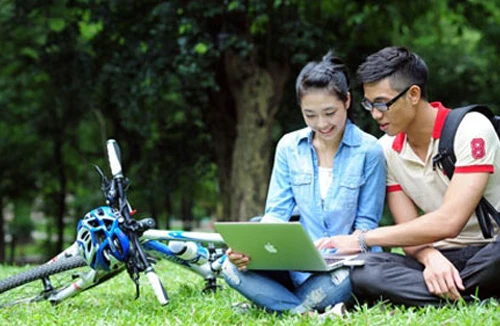 Dịch vụ gọi điện miễn phí nở rộ, nhà mạng lo cuống cuồng