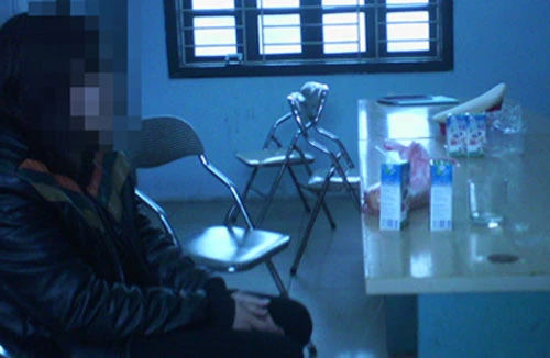 Định nhảy cầu Vĩnh Tuy tự tử, vì buồn chồng lập dị