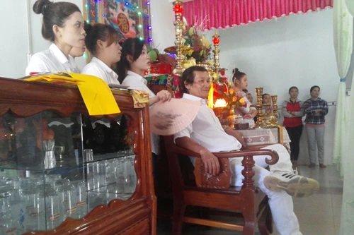 “Pháp sư” Bảy Hiền bị đình chỉ hoạt động mê tín dị đoan