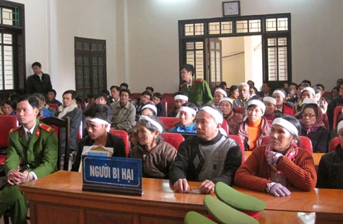 Án chung thân cho kẻ giết cháu chỉ vì xe đất