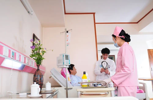 Bị thương nặng khi vào bệnh viện ăn trộm