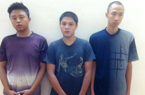 Phụ huynh có con em đi học bằng xe đạp điện cần cảnh giác