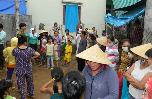 Bắt "bà trùm" lừa tiền hơn 200 người dân 