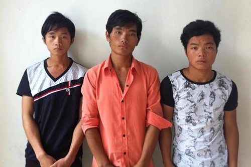 Lừa bán gái bản sang biên giới, lấy tiền ăn chơi