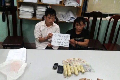 Con trai mua thuốc phiện về cho bố “dùng”