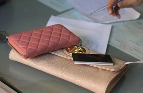 Sau khi cướp giật, gã sinh viên đang cởi áo hiếp dâm nạn nhân thì bị bắt