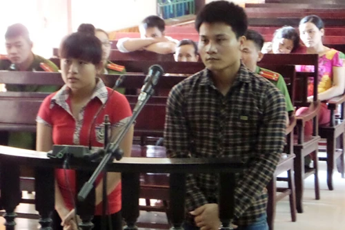 Tú ông và gái bán dâm cấu kết buôn thiếu nữ lám "gái đứng đường"