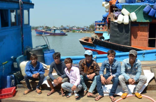 Thêm một tàu cá bị tàu Trung Quốc tấn công, lấy tài sản ở Hoàng Sa