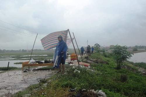Phát hiện thi thể nữ trôi trên sông Cày