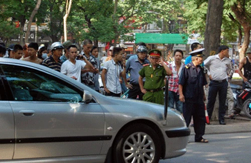 Vờ va chạm giao thông để trộm cắp