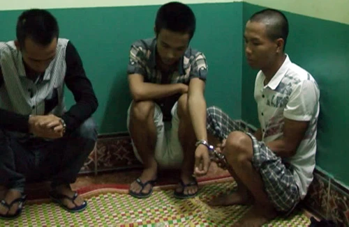 Bắt quả tang 3 đối tượng tàng trữ cần sa tại nhà nghỉ