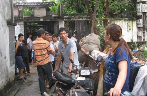 Lập mưu cướp tài sản của bố đẻ để lấy tiền chơi game