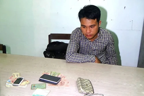 Tốt nghiệp đại học, không việc làm, liều đi trộm cắp