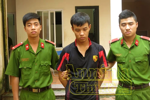 Dụ bạn ra quán game chơi để lừa lấy xe máy đem đi cầm đồ