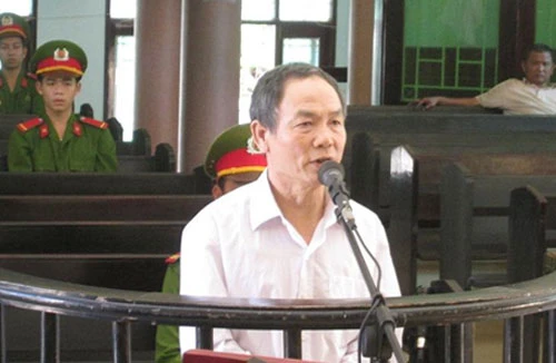 Xét xử đối tượng chuyện gây mê tài xế, cướp xe ô tô