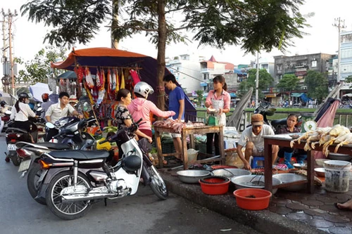 “Khai tử” chợ tự phát Cầu Lủ, lập lại trật tự đô thị