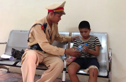 Em trai "dạt nhà", anh lắc đầu không nhận lại