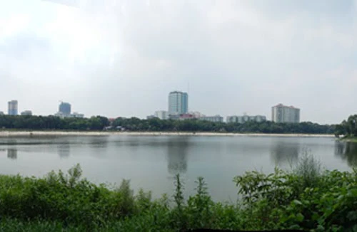 Hà Nội: Phát hiện xác chết trên hồ Linh Đàm