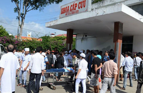 Cả nghìn công nhân công ty may WondoVina bị ngộ độc thực phẩm