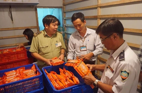 Vụ kiểm tra xúc xích Vietfoods: Cán bộ quản lý thị trường có thiếu sót