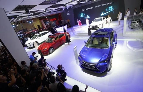 Toyota Việt Nam công bố giá bán xe mới