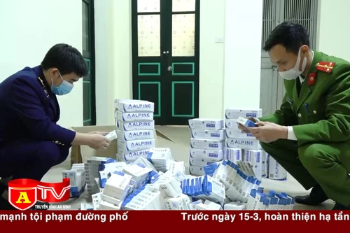 Phát hiện hơn 250 hộp thuốc điều trị Covid-19 không rõ nguồn gốc