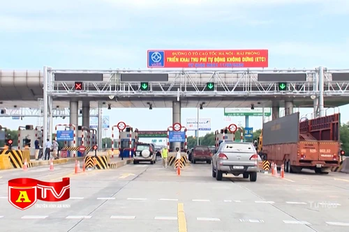 Ngành giao thông Hà Nội gương mẫu dán thẻ thu phí không dừng xong trước 1-6