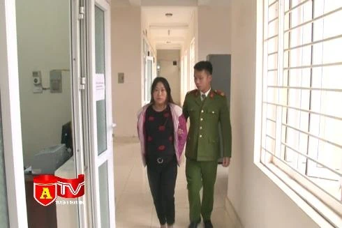 Mang thai vẫn môi giới và bán dâm qua Zalo