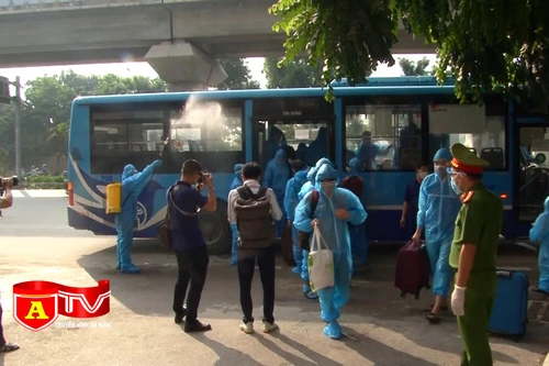 Phường Thanh Xuân Trung đón những công dân cuối cùng từ khu cách ly trở về