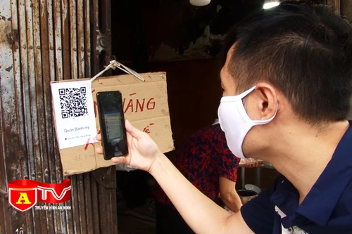 Nhiều cơ sở kinh doanh vẫn lơ là trong việc hướng dẫn khách quét thẻ QR