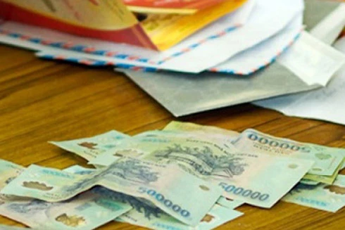 Audio 5-1-2017: Nhạc công đột nhập phòng cô dâu, "cuỗm" 10 triệu đồng