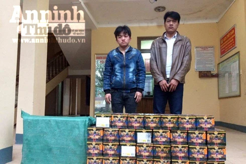 Bắt 2 đối tượng vận chuyển 115 kg pháo lậu đi tiêu thụ