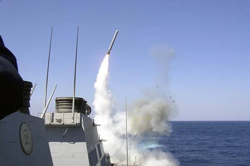 Mỹ có thể tấn công Syria bằng tên lửa Tomahawk từ tàu chiến Aegis? 