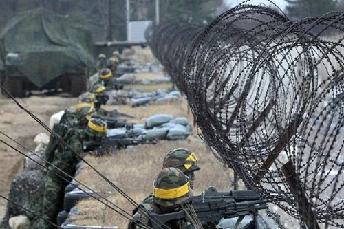 Căng thẳng với Hàn Quốc, hơn một triệu thanh niên Triều Tiên xin nhập ngũ