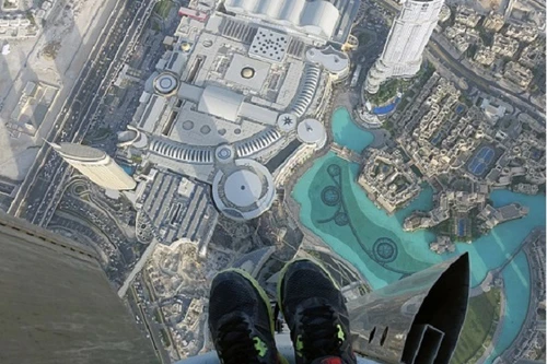 Ảnh "tự sướng" từ độ cao 830 mét sẽ như thế nào?