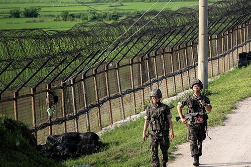 Ông Kim Jong-un ra lệnh quân đội sẵn sàng chiến đấu toàn diện