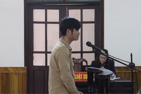 Rủ bé gái 13 tuổi vào nhà nghỉ hiếp dâm rồi quay clip làm kỷ niệm