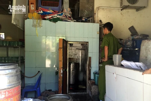 Nhân viên rót bia tử vong trong hầm lạnh