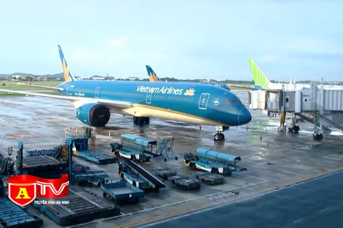 Tăng tần suất máy bay, tàu hỏa, nới lỏng điều kiện phòng dịch với hành khách